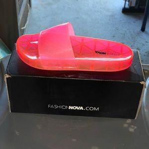 Fashion nova slides brand new